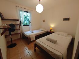 Colibri Surf House & Flats