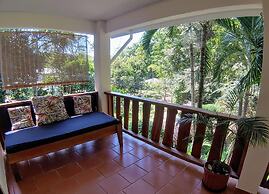 Colibri Surf House & Flats