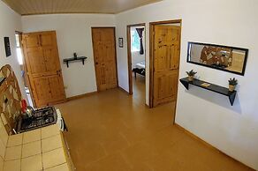 Colibri Surf House & Flats