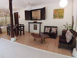 Colibri Surf House & Flats