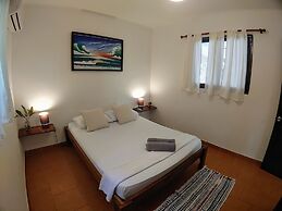 Colibri Surf House & Flats