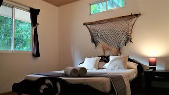 Colibri Surf House & Flats