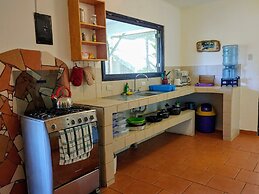 Colibri Surf House & Flats