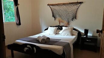 Colibri Surf House & Flats