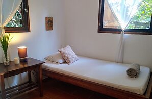 Colibri Surf House & Flats