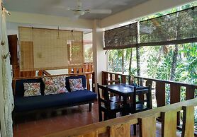 Colibri Surf House & Flats