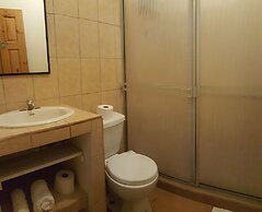 Colibri Surf House & Flats