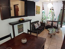 Colibri Surf House & Flats