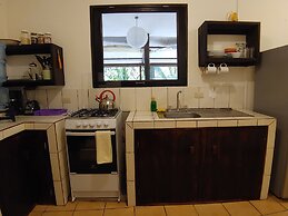 Colibri Surf House & Flats