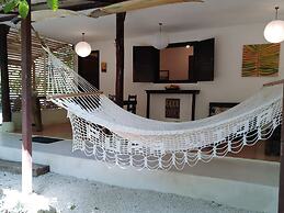 Colibri Surf House & Flats