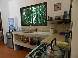 Colibri Surf House & Flats