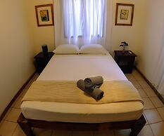 Colibri Surf House & Flats