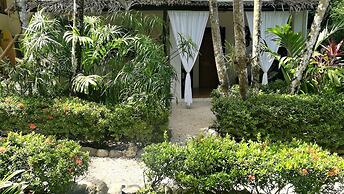 Colibri Surf House & Flats