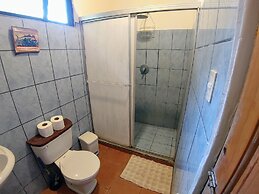 Colibri Surf House & Flats