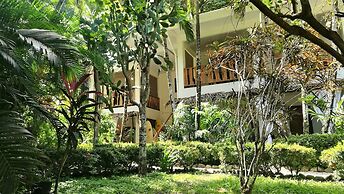 Colibri Surf House & Flats