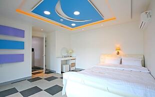 Gyeongju The one Pension - Blue