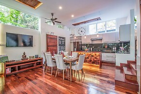 Villa Eternal, Private Pool, 3 Floors & Rooftop Terrace