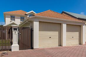 Port Adelaide Harbourside Home