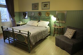 Mogol Apartments Premium