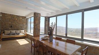 Luxury Villas  by Live&Travel