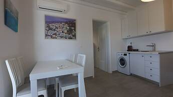 Luxury Villas  by Live&Travel