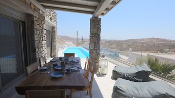 Luxury Villas  by Live&Travel