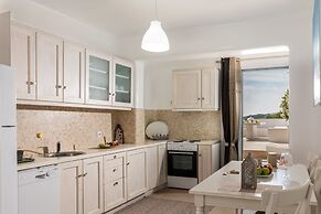 Luxury Villas  by Live&Travel