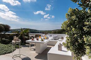 Luxury Villas  by Live&Travel