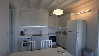 Luxury Villas  by Live&Travel