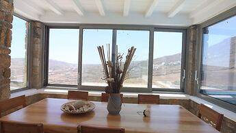 Luxury Villas  by Live&Travel