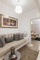 Luxury Villas  by Live&Travel