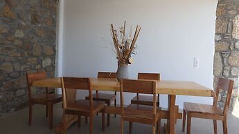 Luxury Villas  by Live&Travel