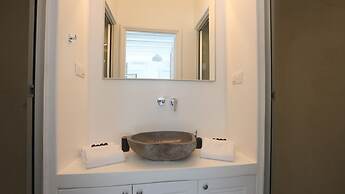 Luxury Villas  by Live&Travel