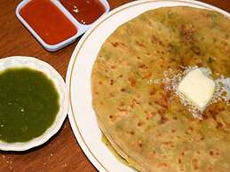 Manas Cottage Saputara