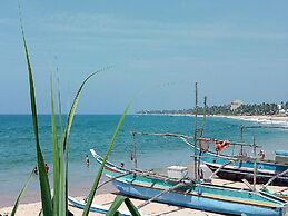 Githmini Beach Guest House & Toures