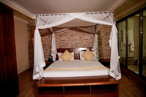 Nokras Riverine Hotel & Spa