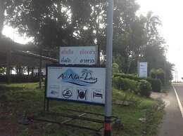 Check In & Chill Out Laem Sok Pier