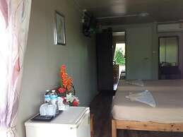 Check In & Chill Out Laem Sok Pier