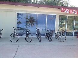 Check In & Chill Out Laem Sok Pier