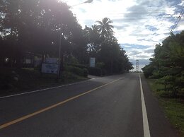 Check In & Chill Out Laem Sok Pier