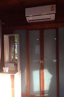 Check In & Chill Out Laem Sok Pier