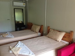 Check In & Chill Out Laem Sok Pier