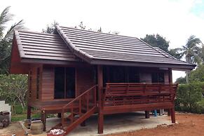 Check In & Chill Out Laem Sok Pier