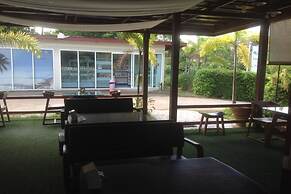 Check In & Chill Out Laem Sok Pier