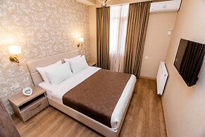 Dat Exx Apartments