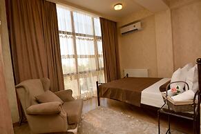 Dat Exx Apartments