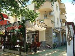 Hotel Lilia 2