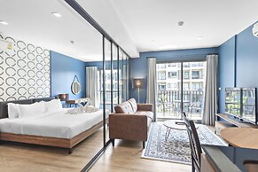 Rain Cha-Am Hua Hin by Jun & Pop