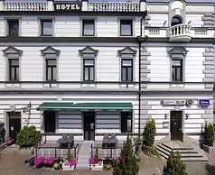 Hotel Cade