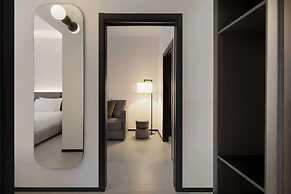 J Hotel